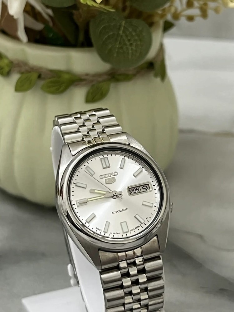 Rare Seiko 5 Automatic Men’s 7009 Silver Dial Day/Date Japan Made Watch