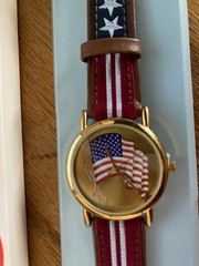 Vintage 2001 Avon / Valdawn Patriotic American Flag Quartz Watch
