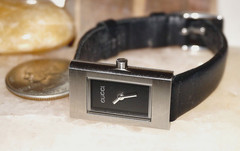 GUCCI 1600 Stainless Steel 83003L & Black Leather Quartz Watch *NEEDS BATTERY