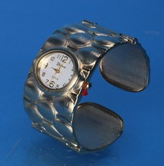 Women Designer Style Gold Finish Fashion Wide Bangle Cuff Fashion Watch
