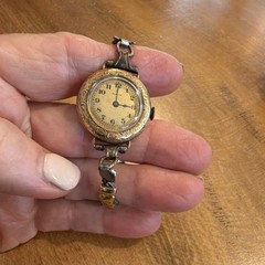 Elgin Women’s Vintage Pre-1920 Manual 15J Engraved Gold Round Arabic 25mm
