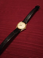 Vintage Seiko Quartz Women’s Gold Tone Watch White Dial Black Leather