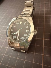 A wristwatch to the Air King equipped with PT5000 movement Automatic and Manual