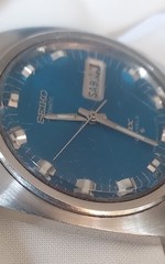 Seiko DX Watch Sunburst Blue Automatic Calendar Model 17 Jewel 6106 – 8439 Runs