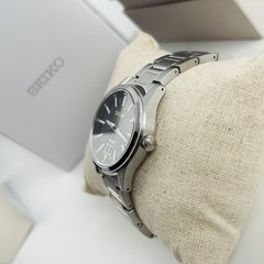 Seiko Essentials SUR535 Black Dial Stainless Steel Men’s Quartz Watch 39.5mm New