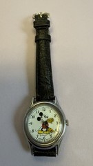 ORIGINAL! Vintage Disney Mickey Mouse Women’s LORUS Watch V515-6080 NEW BATTERY