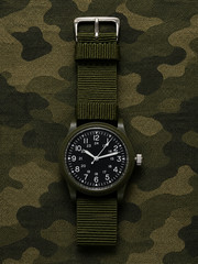 DAISO Military Style Field Watch Quartz Black Dial Green Nylon Strap New