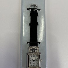 New in Box Avon Vintage Rhinestone Accent Analog Watch – Not Tested