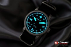 Lum-tec Dive Watch Combat B73 200M BGW9 Super-Luminova 2 straps US Made 43mm NIB