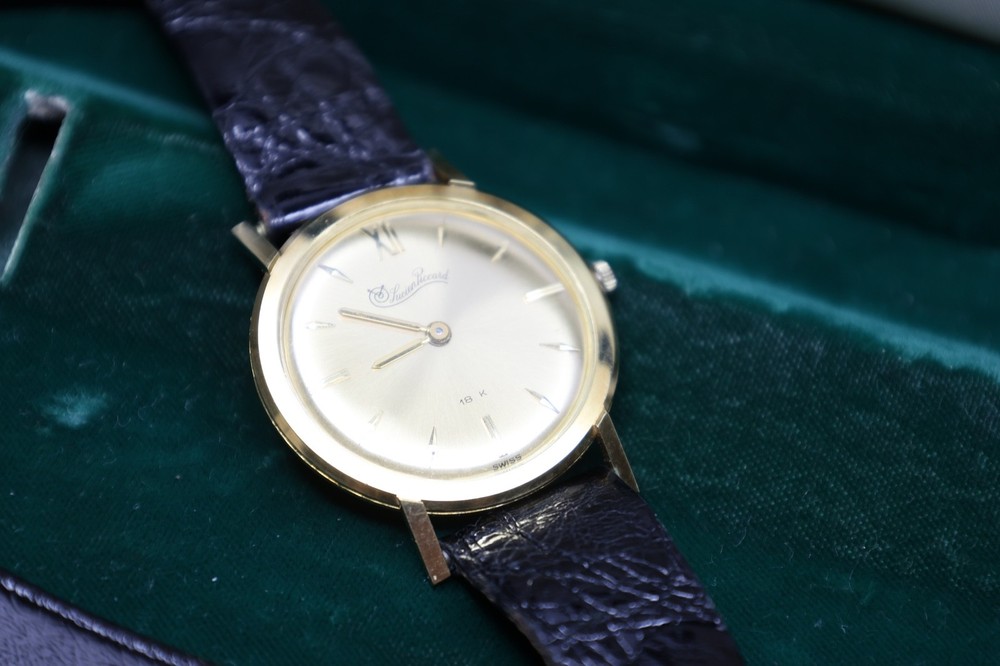 Vintage LUCIEN PICCARD 18K Solid Gold Automatic Mens Watch Genuine Alligator .