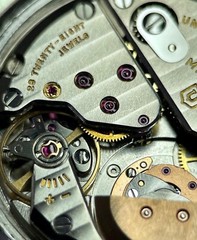 Universal Geneve, Polerouter Date, gold plated, 35mm case strap cream dial