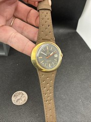OMEGA Genève Dynamic Date Gold Top Case Stainless Steel Back Rare Speckled Dial