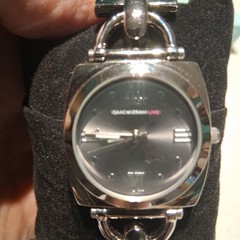 The Isaac Mizrahi Live Ladies Watch IMZ628 is a stylish wristwatch designed