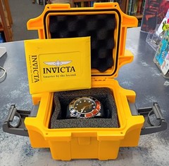invicta watch 23473 W/Box 100M Water Resist StainSteel Tritnite JapanMvmt ProDiv