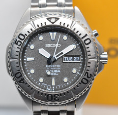 Seiko Kinetic Grey Ghost 5M63-0B40Titanium Scuba 200m Diver Watch Working Japan
