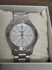 NEW Seiko 5 Sports Field 41mm White Dial Stainless Steel Band Watch HDB007 Japan