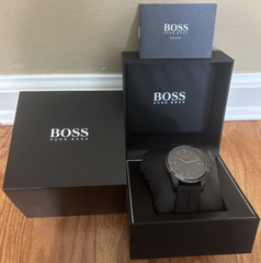 NWB Authentic Hugo Boss 1530018 Men Watch Quartz Black Red Dial Rubber Band 44mm