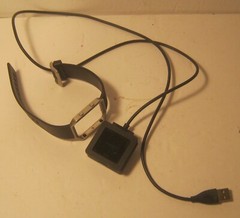 Blue Tooth CLASSIC Smart Watch with Black Rubber Band & Charger WORKS!! NR!!
