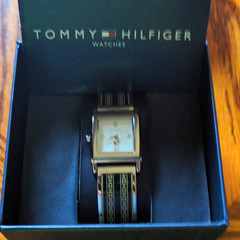 Tommy Hilfiger Women’s Analog Quartz Rectangle Silver/White Leather Watch Box