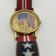 Valdawn American Flag Patriotic Round Gold Tone Case Leather Band Stars/Stripes