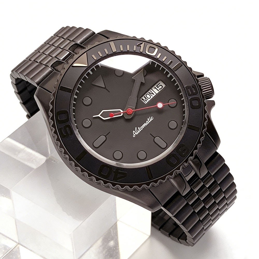 41mm NH36 Date Week Black PVD Case 200M Diving Automatic Men Watch Steel Strap