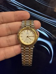 Vintage Gucci 9000M Two-Tone Swiss Quartz Watch – Stainless Steel & Gold Tone