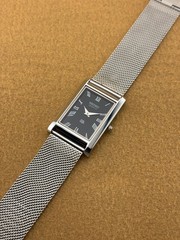 BLACK SILVER Vintage Seiko Slim Quartz Men’s Wristwatch
