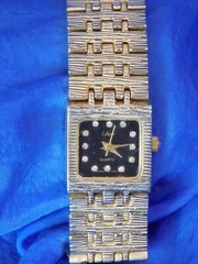 COLLEZIO Women’s Wrist Watch Faux Diamonds Gold Tone Articulated Band