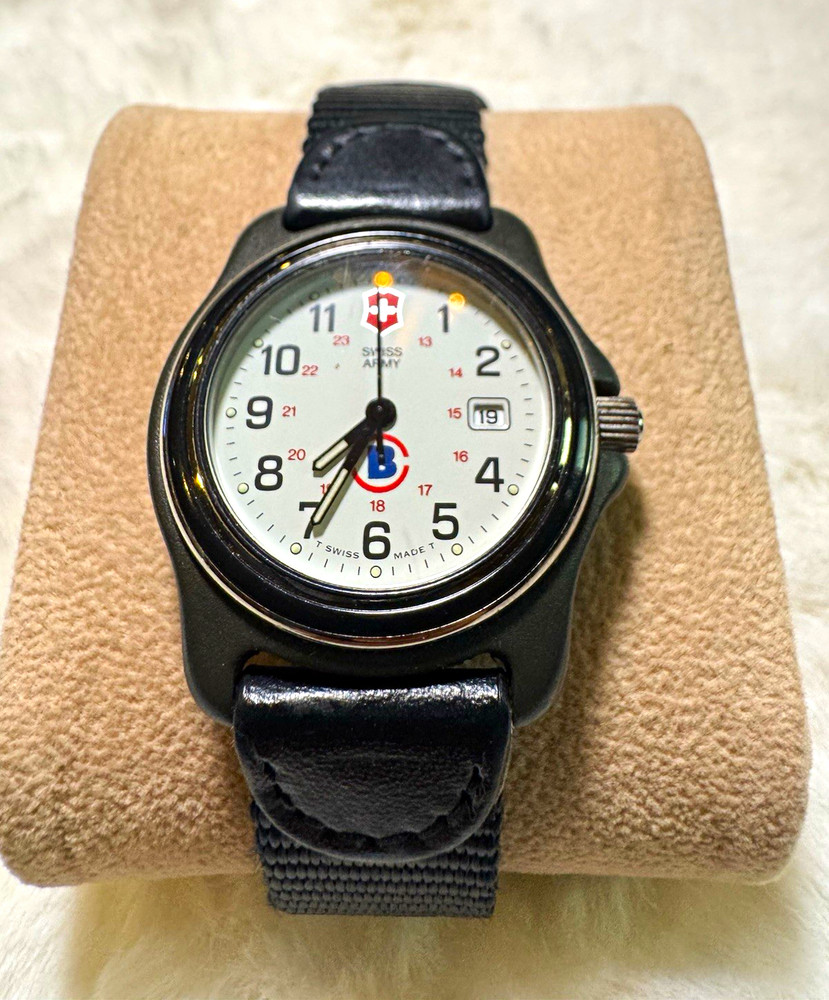 Victorinox Swiss Army Quartz Analog White Dial Arabic Date 32mm 3ATM Strap