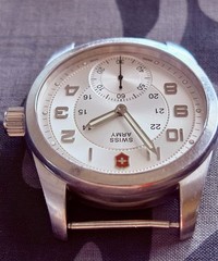 Victorinox Swiss Army Ambassador XL 45 mm manual wind WR 100m