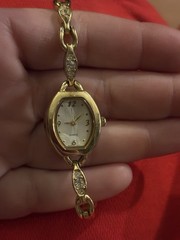 Women Gold Tone Quartz Watch White Dial Arabic Numerals Elegant Dress Bracelet