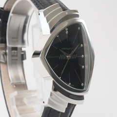 Hamilton Ventura H244112 Quartz Black Dial 33 mm