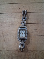 Vivani Women’s Quartz Bracelet Watch Silver Tone Rhinestone Bezel K707