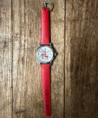 Girls Strawberry Shortcake Analog Wristwatch Red Leather Strap Silver Round Case