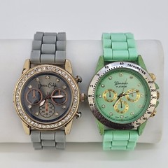 2X Women’s Watches Gray Green Dial Gray Green Plastic Bands New Battery