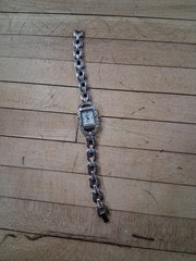 Vivani Women’s Quartz Bracelet Watch Silver Tone Rhinestone Bezel K707