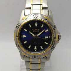 Seiko Lorus Sports Quartz VX32-X227 Blue Sunburst Dial Vintage Diver Watch