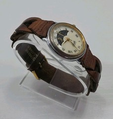 Moulin Quartz Moon Phase Watch Pearl Round Face Brown Band Stars New Battery