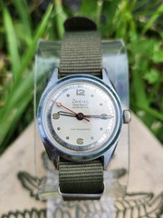 Vtg 1970’s Zodiac Incasecurit Hermetic 15J Men’s 30mm Watch Mechanical Bullseye!