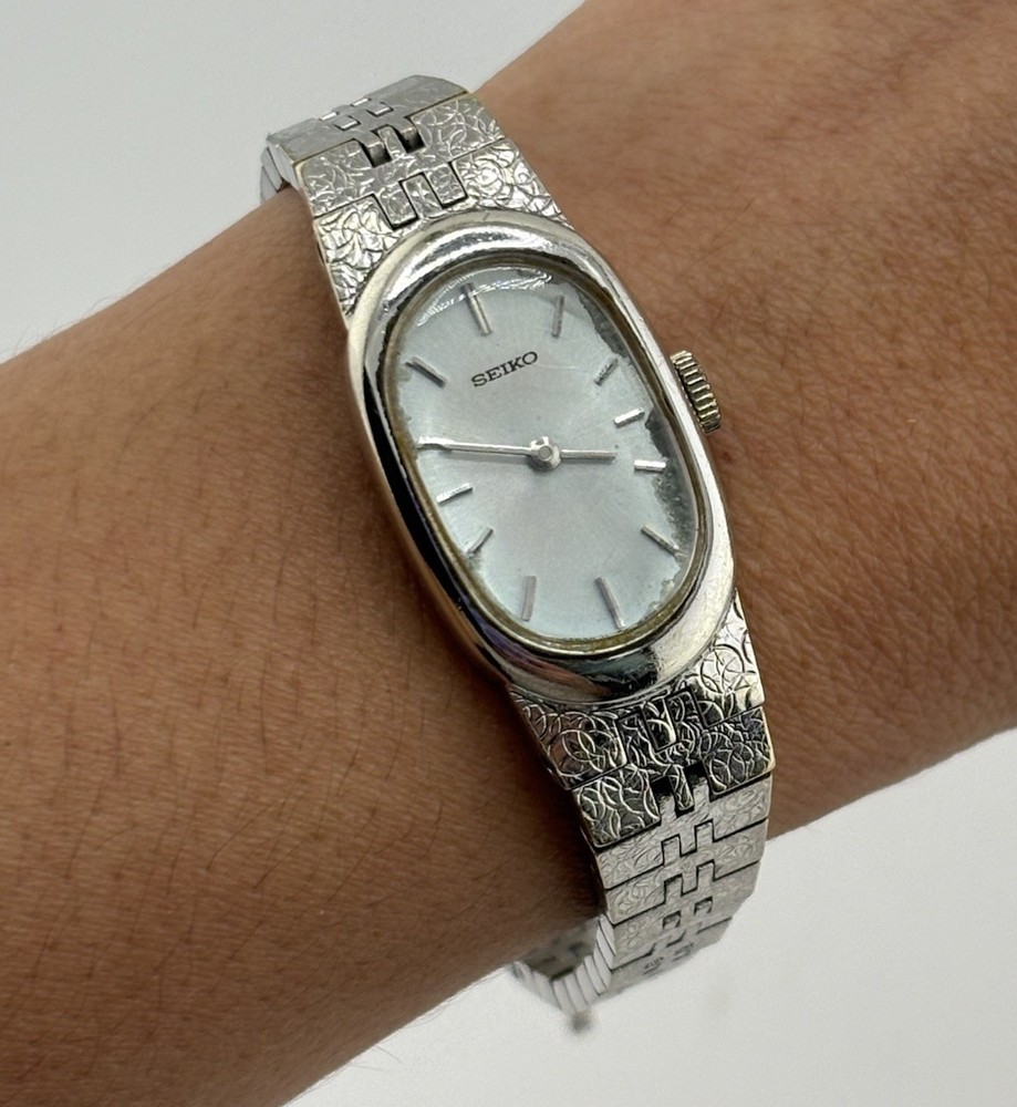 Women’s Seiko Watch……Reloj de Mujer Marca Seiko