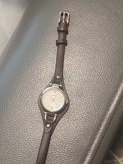 Women’s Fossil Wrist Watch —- Reloj de Mujer Marca Fossil