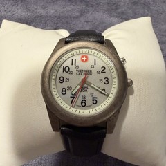 Wenger Men’s BUDWEISER Watch 0600 SaK Design NEW BATTERY 50m Genuine Leather