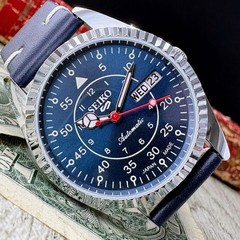A Man’s Romance SEIKO 5 Men’s Watch Automatic Blue Retro Good Working Condition