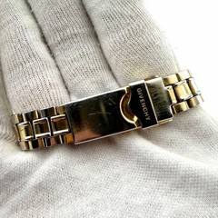 Givenchy MA.08.XVI Dress Watch, Quartz, Gold – Running, wrist 15.0cm/5.9in