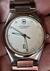 Victorinox, Sapphire Crystal, 28mm, 7.25” Wrist, WR 100m, Date, New/Box/Booklet
