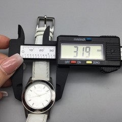 DKNY Womens Watch 32mm Silver Tone White Leather 5 ATM Stainless New Battery
