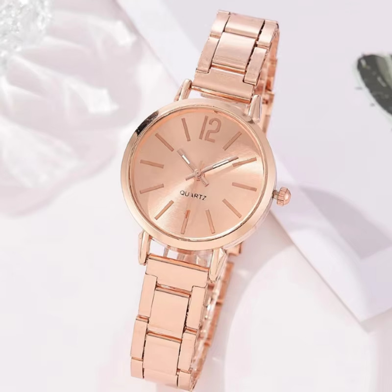 Fashion Gold Bracelet Quartz Wristwatch Luxury Watch for Women