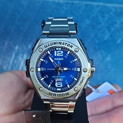 Casio WR-100M Illuminator Quartz 100m Blue Analog Dial Stainless Bracelet