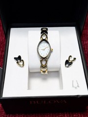 🔥🔥NEW- Women’s Bulova Watch Two Tone Classic Heart Shaped Links 98V02 New B+