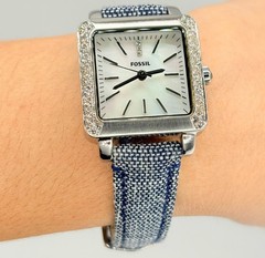 Women’s FOSSIL Wrist Watch……….Reloj de Mujer Marca FOSSIL